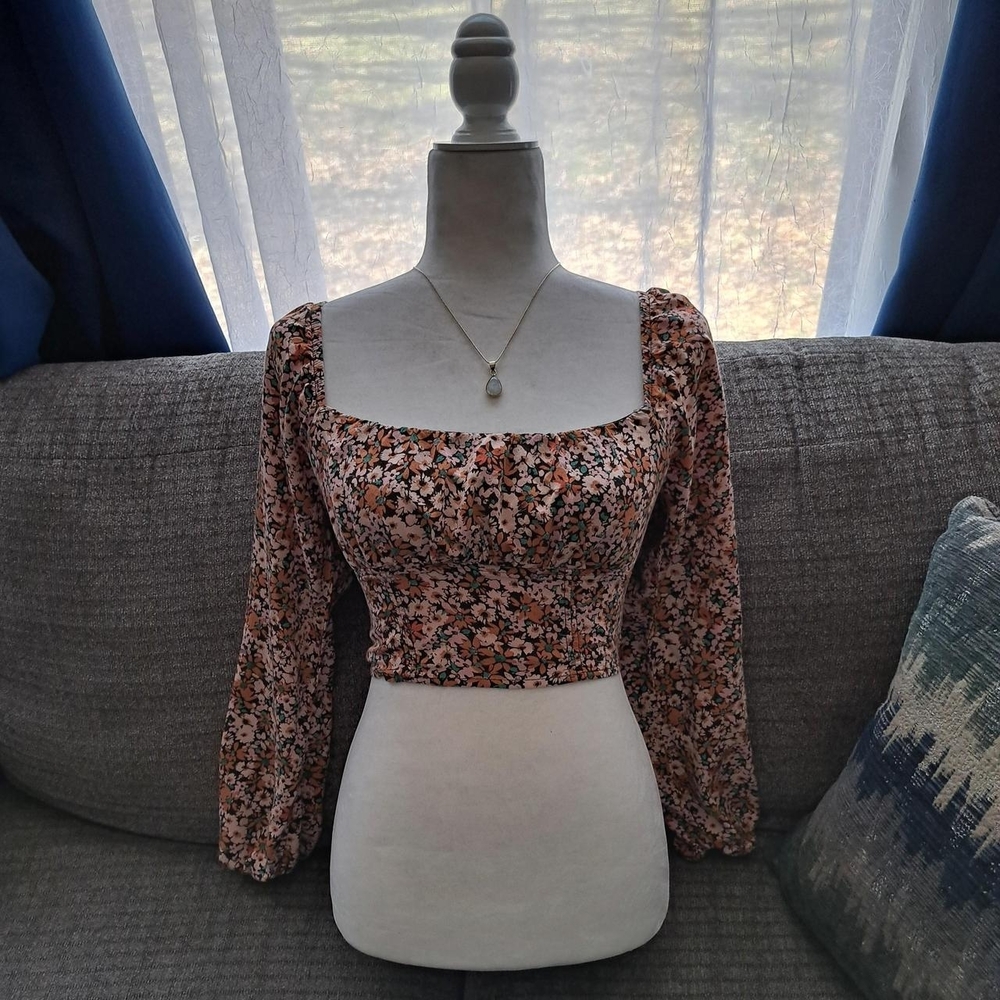 Floral Square-Neck Long-Sleeve Crop Top - Peach Floral